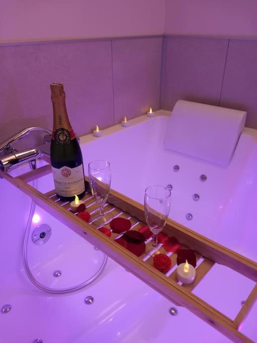 L'Atelier Des Reves Un Moment Magique Spa Prive 博讷 外观 照片
